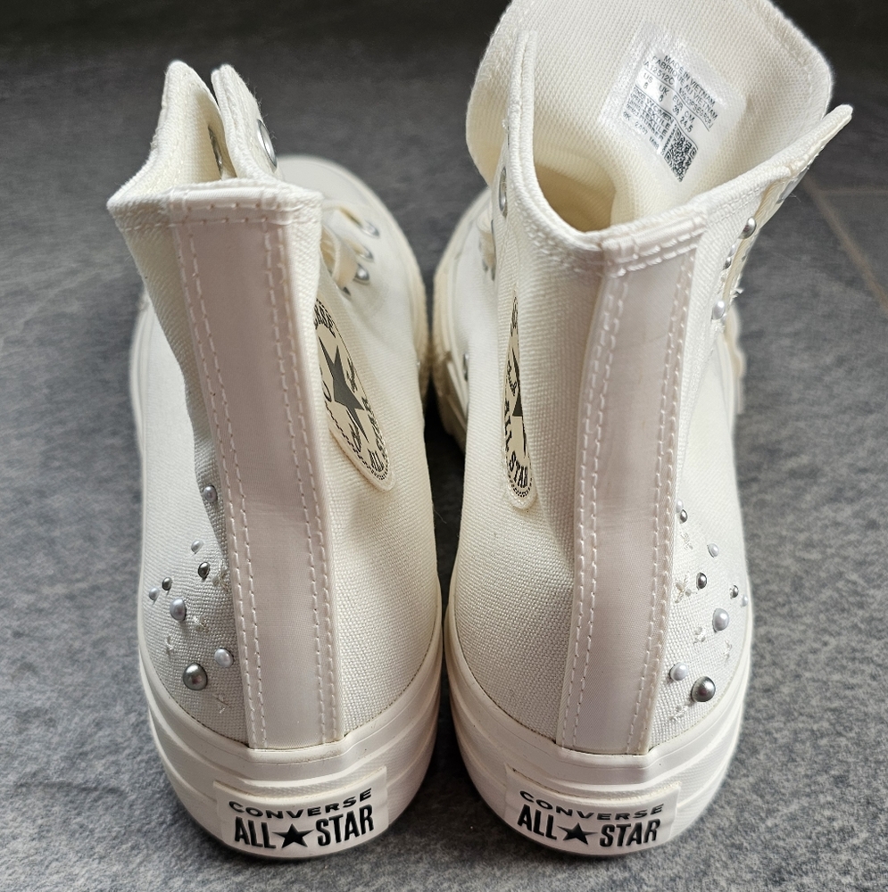 NWT Chuck Taylor All Star Lift Platform Pearls & Studs - Picture 14 of 16
